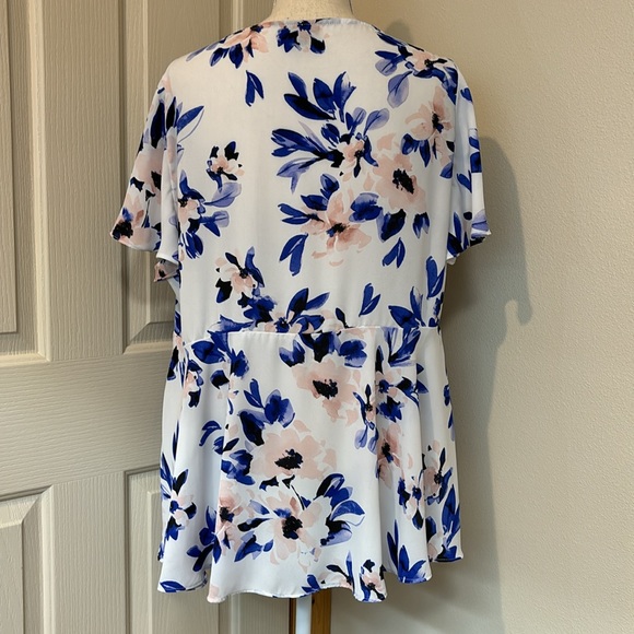 EUC Torrid White, Blue & Pink Floral Blouse - Picture 6 of 13
